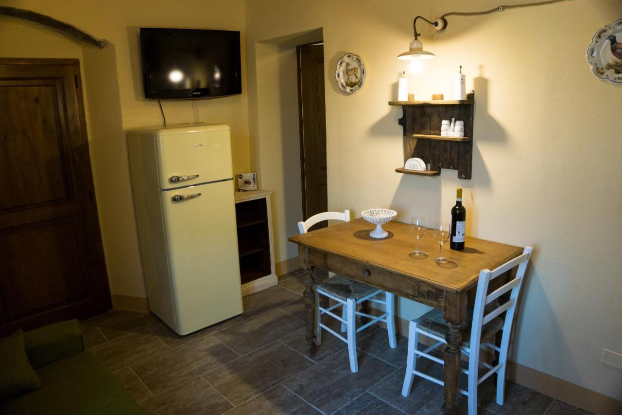 Antica Casa Del Glicine Apartment Поджибонси Екстериор снимка