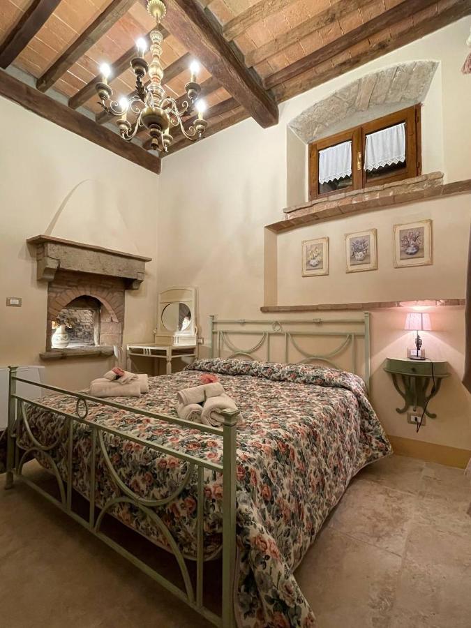 Antica Casa Del Glicine Apartment Поджибонси Екстериор снимка