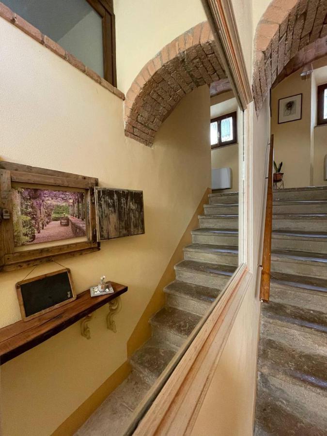 Antica Casa Del Glicine Apartment Поджибонси Екстериор снимка